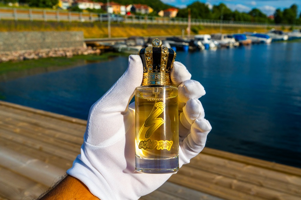 Okänd Dam 50ml Signature Edition Bottle Held